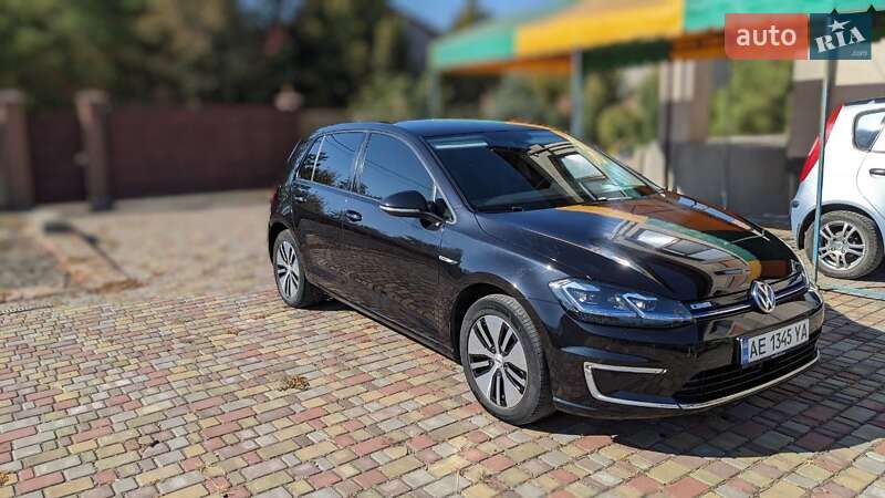 Хэтчбек Volkswagen e-Golf 2017 в Кривом Роге