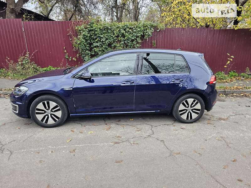 Хэтчбек Volkswagen e-Golf 2018 в Калиновке