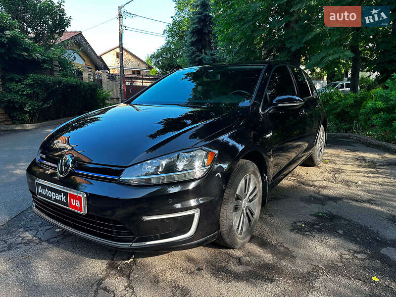 Хэтчбек Volkswagen e-Golf 2017 в Киеве Хэтчбек Volkswagen e-Golf 2017 в Киеве