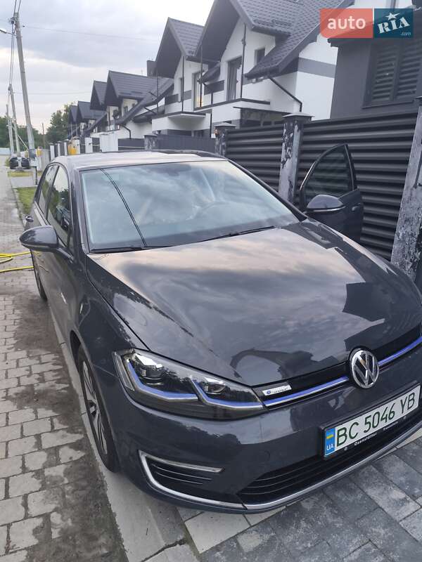 Хэтчбек Volkswagen e-Golf 2020 в Львове