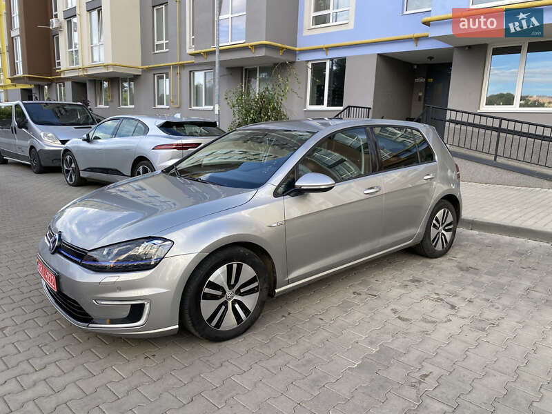 Хэтчбек Volkswagen e-Golf 2016 в Черновцах