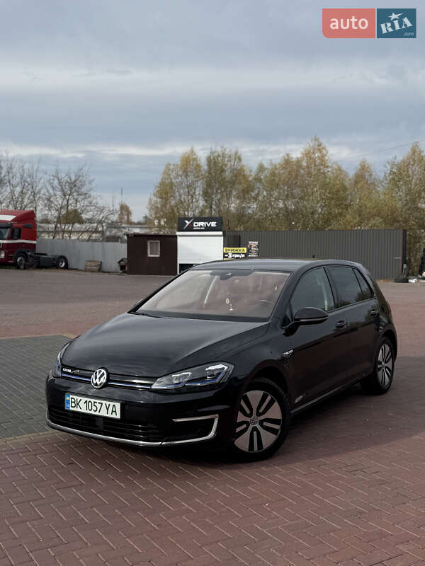Хетчбек Volkswagen e-Golf 2017 в Рівному