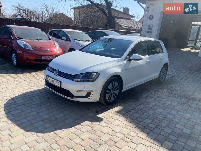 Хэтчбек Volkswagen e-Golf 2015 в Черновцах Хэтчбек Volkswagen e-Golf 2015 в Черновцах