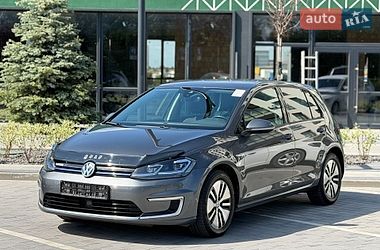 Хэтчбек Volkswagen e-Golf 2017 в Городке