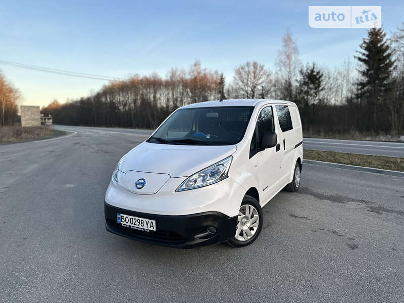 Грузовой фургон Nissan e-NV200 2017 в Тернополе Грузовой фургон Nissan e-NV200 2017 в Тернополе