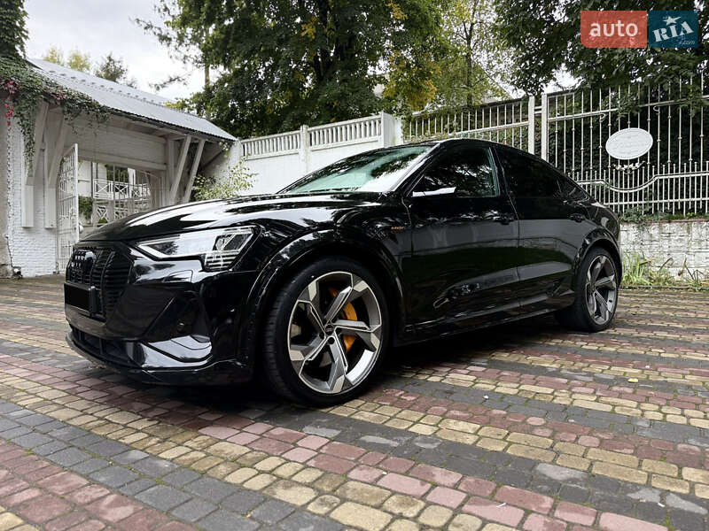 Позашляховик / Кросовер Audi e-tron S Sportback 2022 в Чернівцях Позашляховик / Кросовер Audi e-tron S Sportback 2022 в Чернівцях
