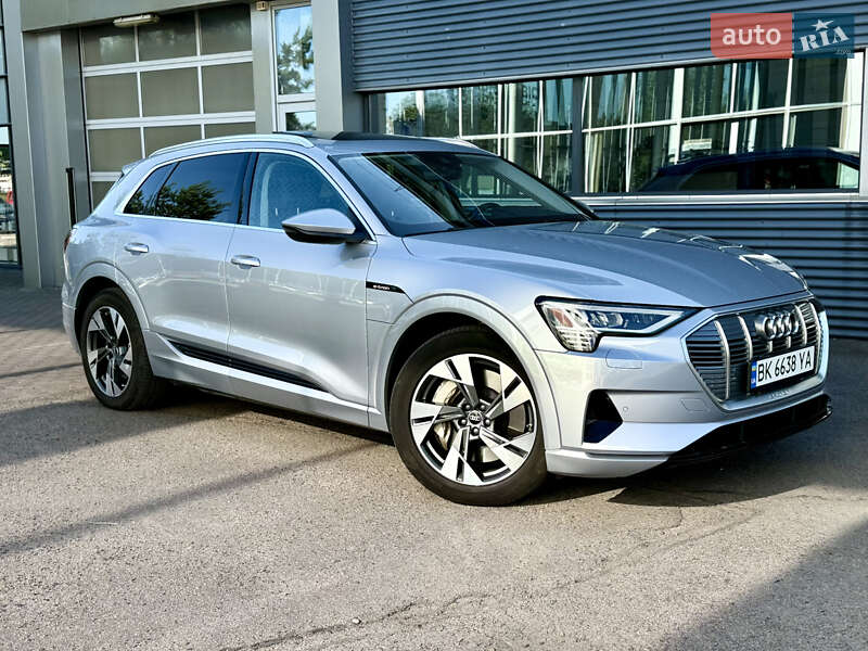 Внедорожник / Кроссовер Audi e-tron 2022 в Ровно