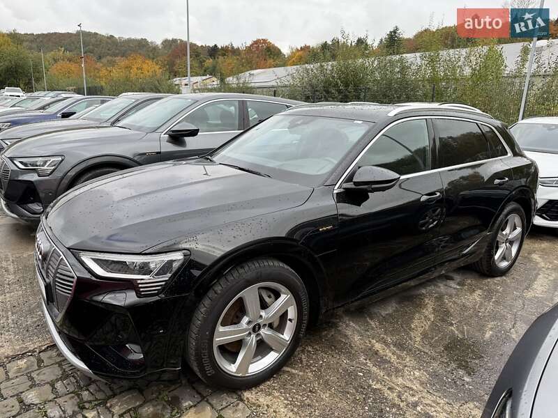 Внедорожник / Кроссовер Audi e-tron 2022 в Киеве
