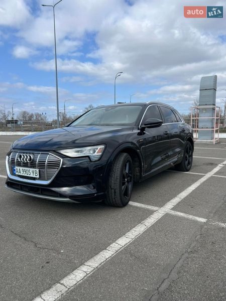 Внедорожник / Кроссовер Audi e-tron 2019 в Киеве