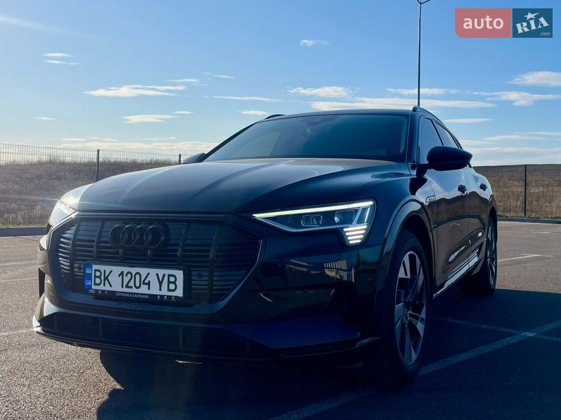 Внедорожник / Кроссовер Audi e-tron 2021 в Ровно