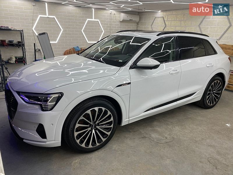 Внедорожник / Кроссовер Audi e-tron 2019 в Одессе