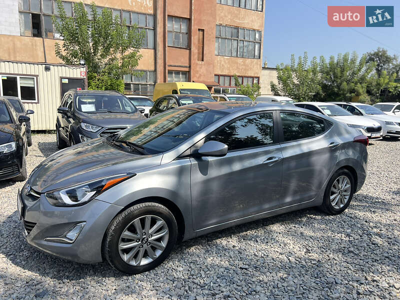 Седан Hyundai Elantra 2015 в Ивано-Франковске