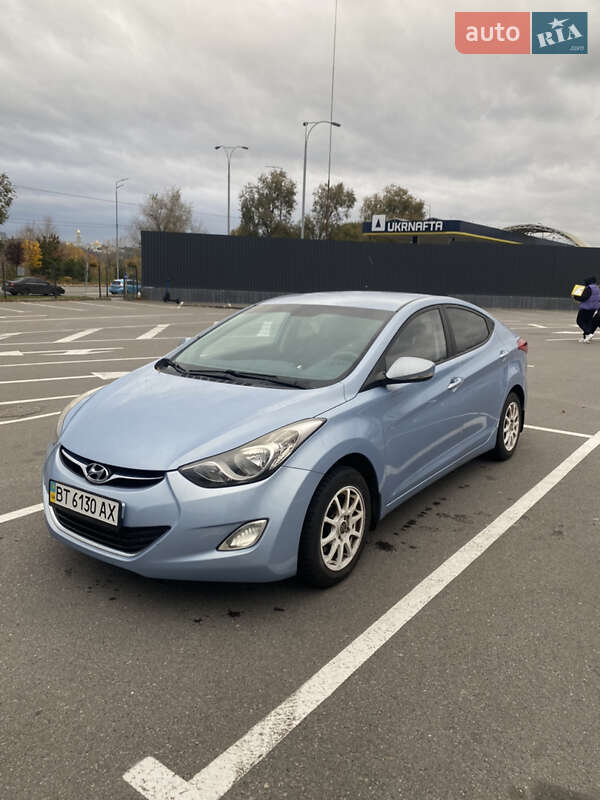 Седан Hyundai Elantra 2012 в Киеве
