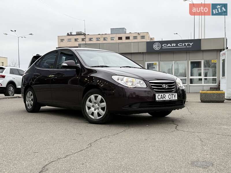 Седан Hyundai Elantra 2010 в Києві Седан Hyundai Elantra 2010 в Києві