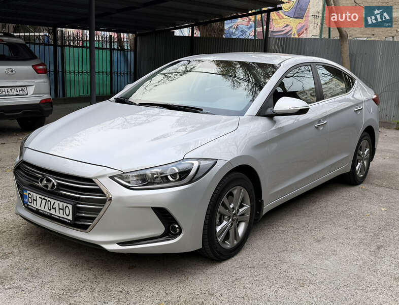 Седан Hyundai Elantra 2017 в Одессе Седан Hyundai Elantra 2017 в Одессе