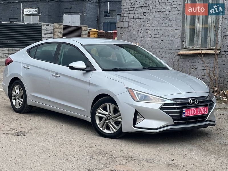 Седан Hyundai Elantra 2019 в Києві