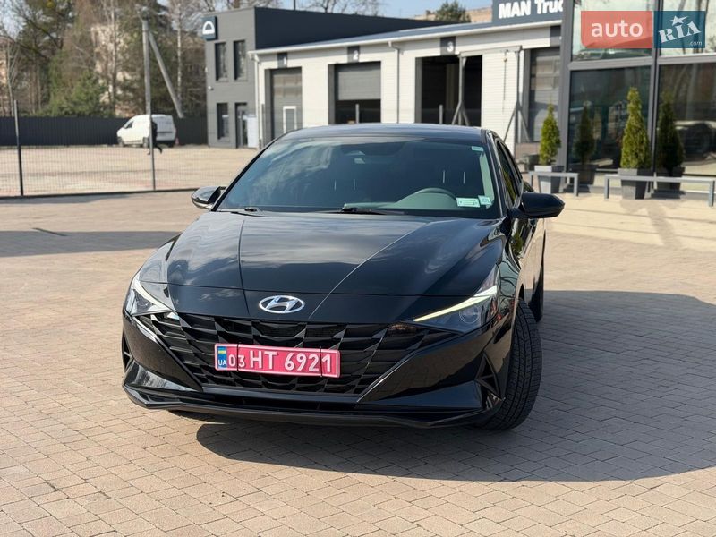Седан Hyundai Elantra 2022 в Луцке