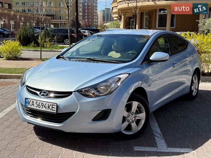 Седан Hyundai Elantra 2011 в Киеве