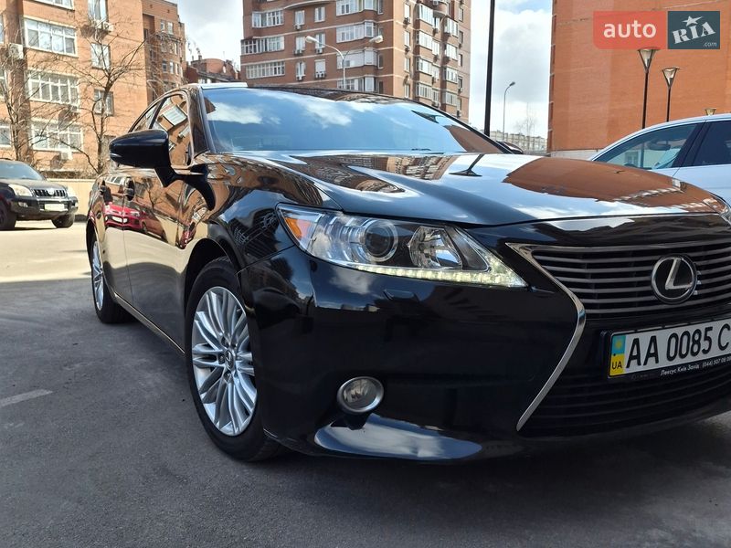 Седан Lexus ES 2012 в Киеве