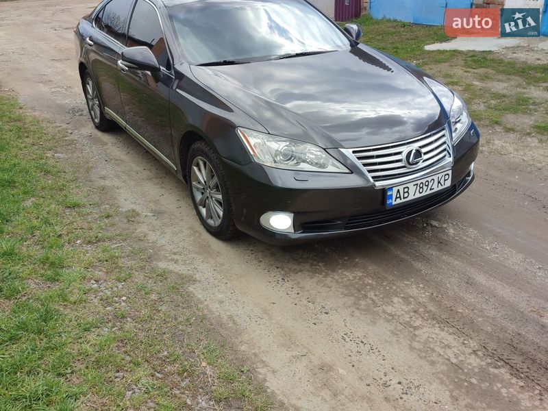 Седан Lexus ES 2011 в Виннице
