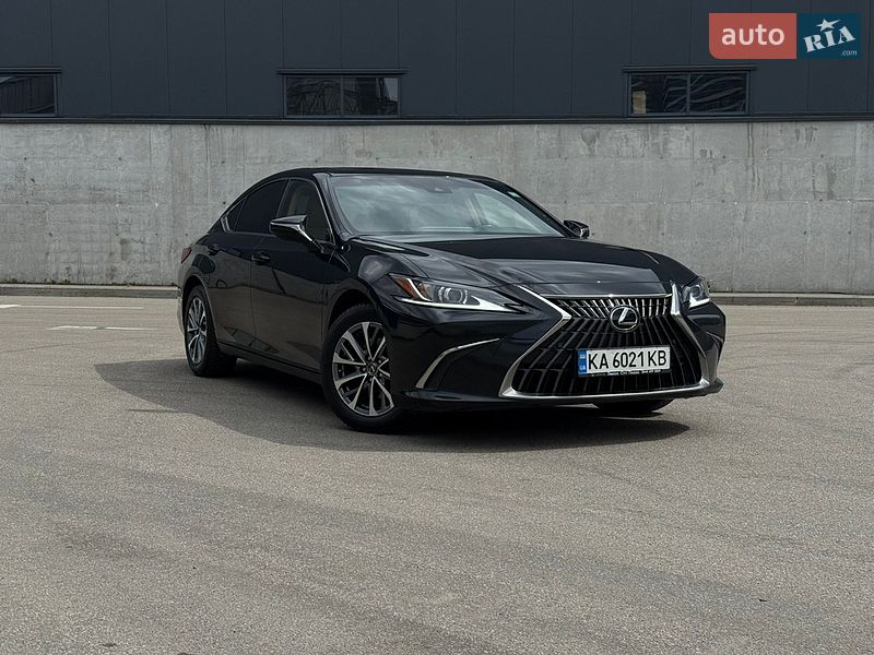 Седан Lexus ES 2022 в Киеве
