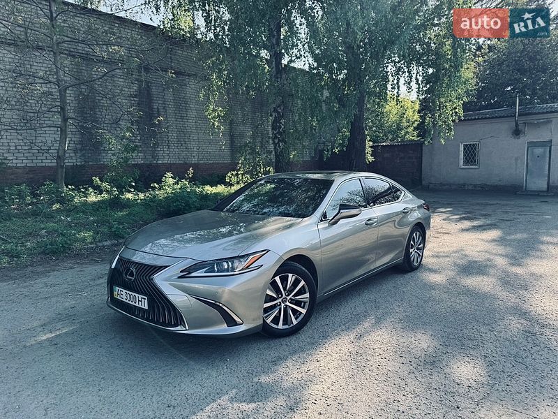 Седан Lexus ES 2018 в Днепре