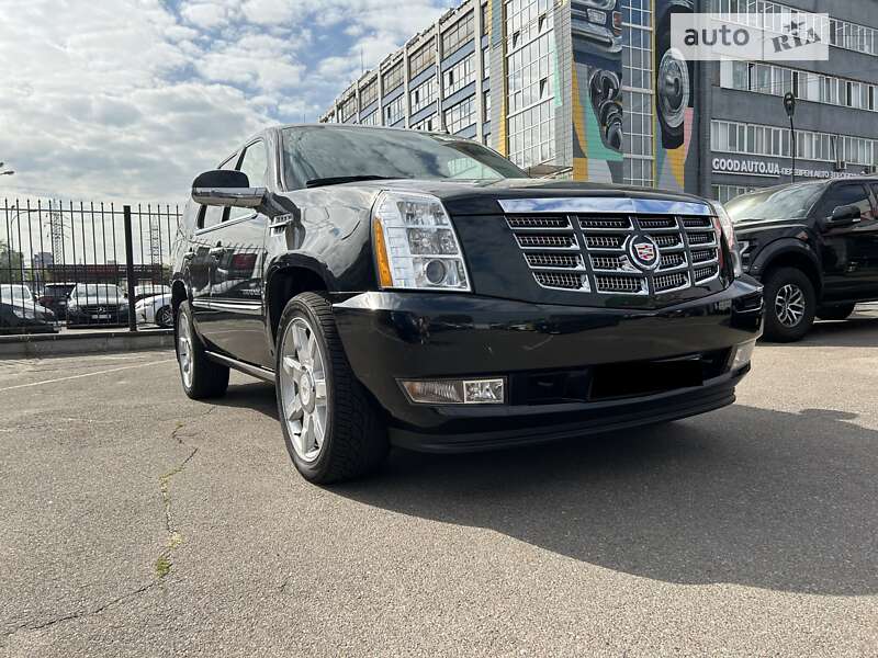 Внедорожник / Кроссовер Cadillac Escalade 2011 в Киеве
