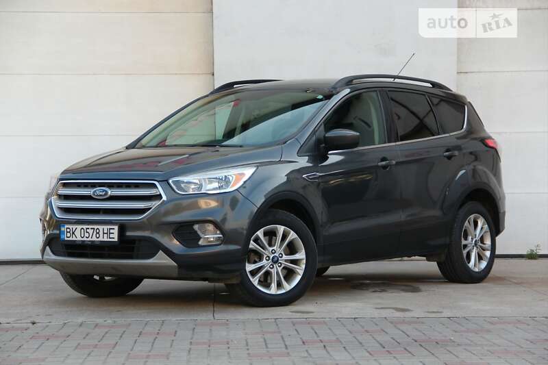 Внедорожник / Кроссовер Ford Escape 2018 в Сарнах