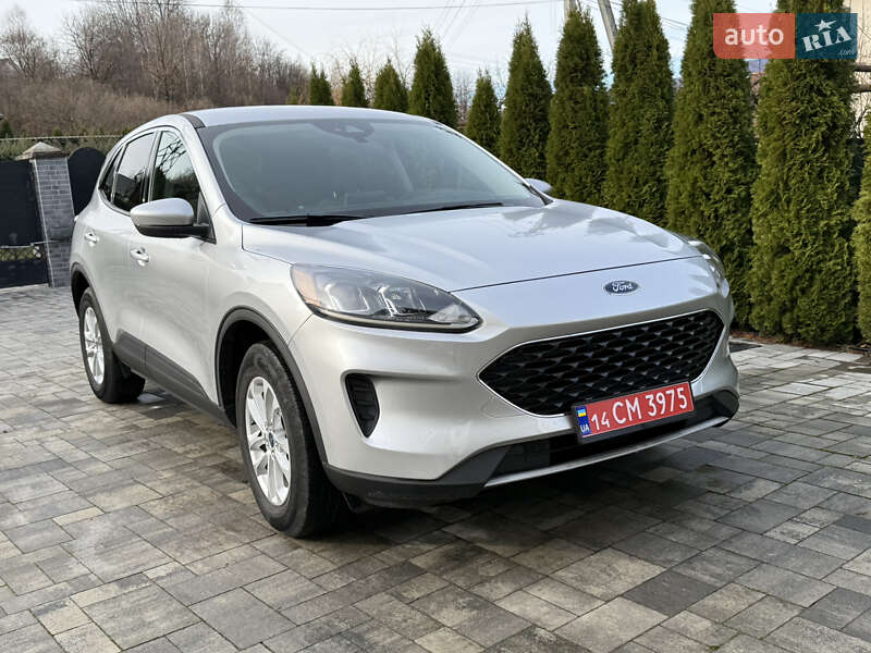 Позашляховик / Кросовер Ford Escape 2021 в Сваляві