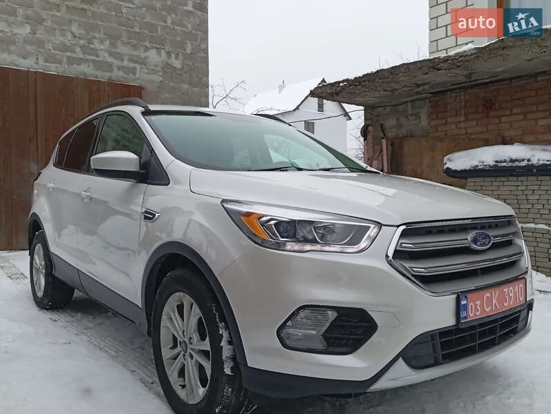 Позашляховик / Кросовер Ford Escape 2018 в Львові