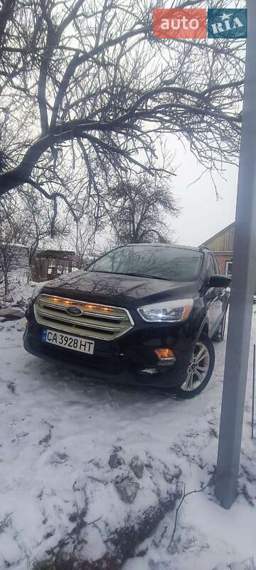 Внедорожник / Кроссовер Ford Escape 2018 в Черкассах