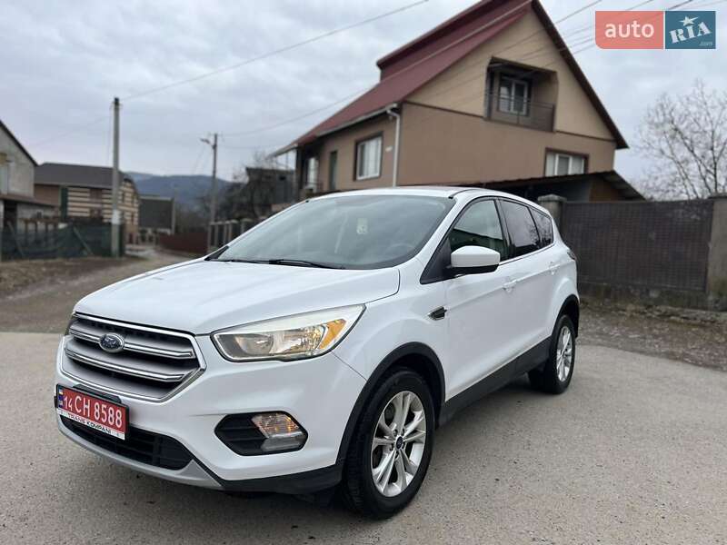 Внедорожник / Кроссовер Ford Escape 2016 в Хусте