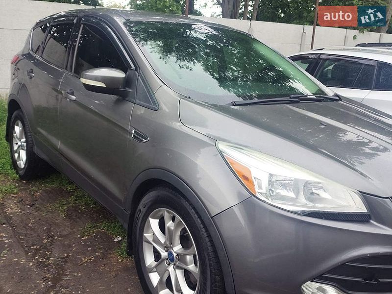 Внедорожник / Кроссовер Ford Escape 2012 в Глобине
