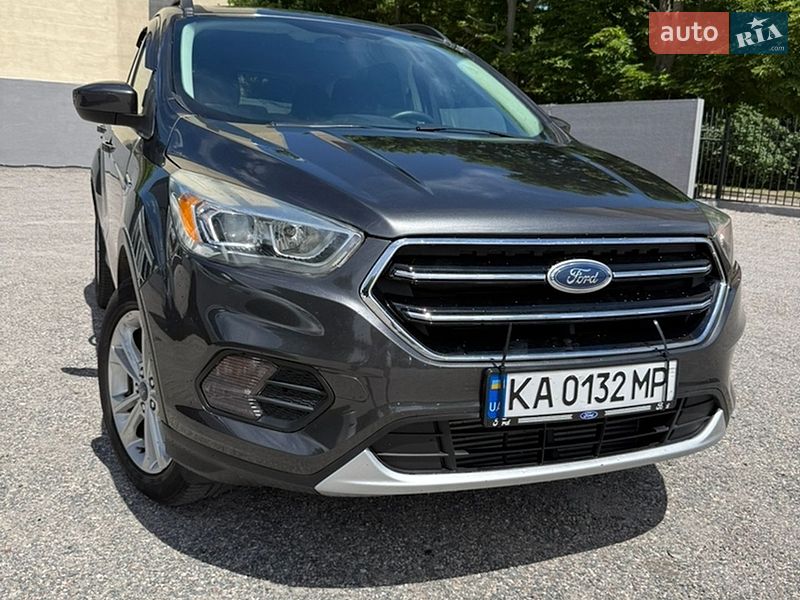 Внедорожник / Кроссовер Ford Escape 2016 в Александрие