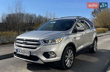 Внедорожник / Кроссовер Ford Escape 2017 в Ирпене