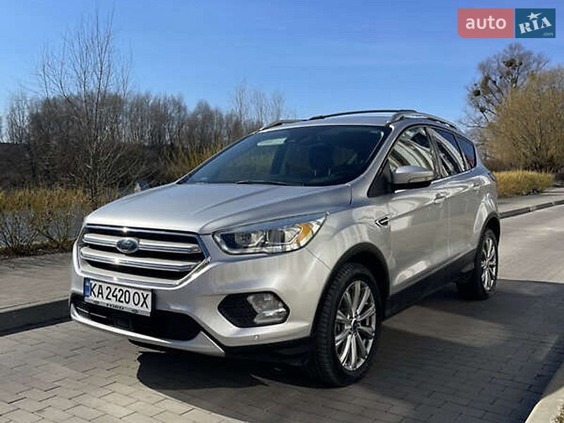 Внедорожник / Кроссовер Ford Escape 2017 в Ирпене