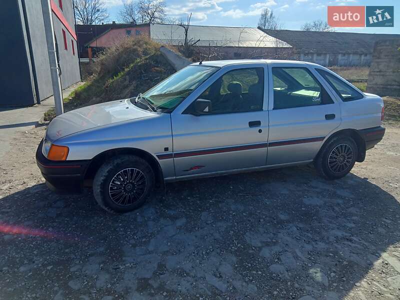 Лифтбек Ford Escort 1990 в Кременце
