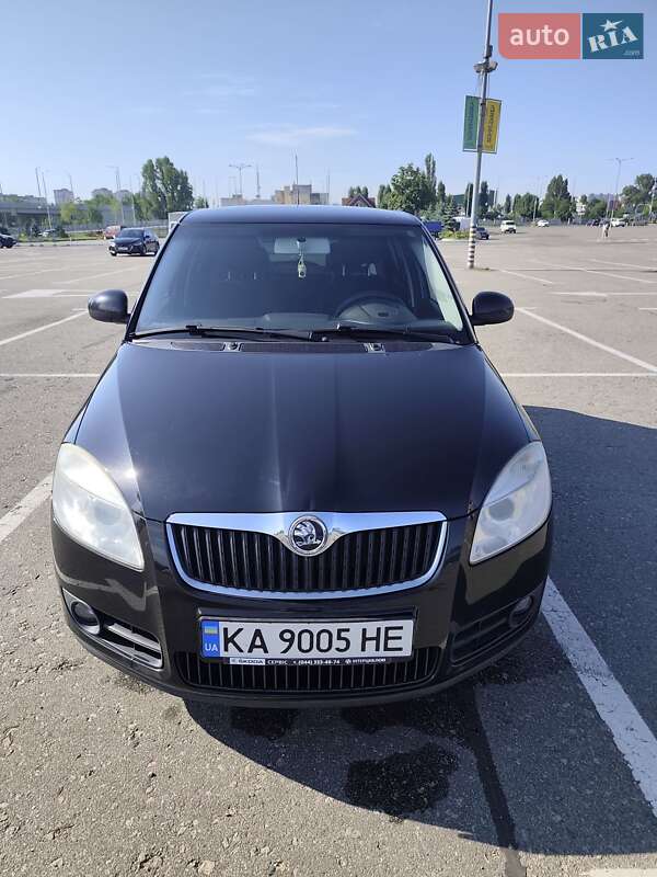 Хэтчбек Skoda Fabia 2008 в Киеве