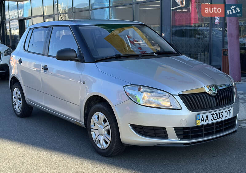 Хетчбек Skoda Fabia 2010 в Києві