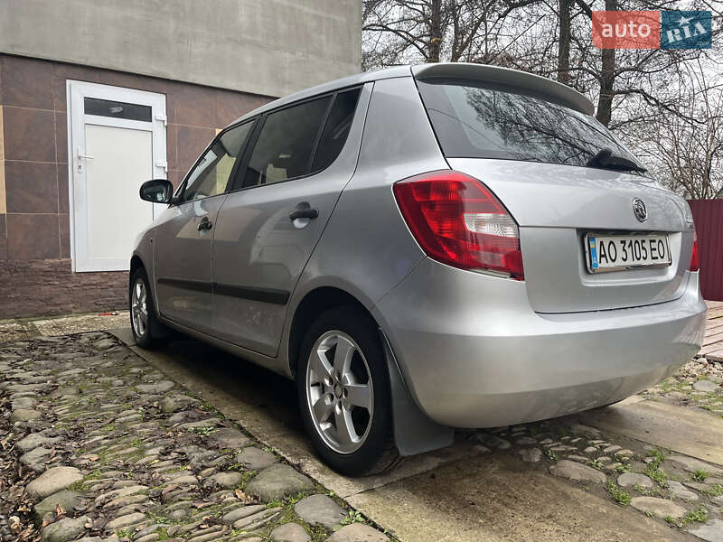 Хэтчбек Skoda Fabia 2008 в Хусте