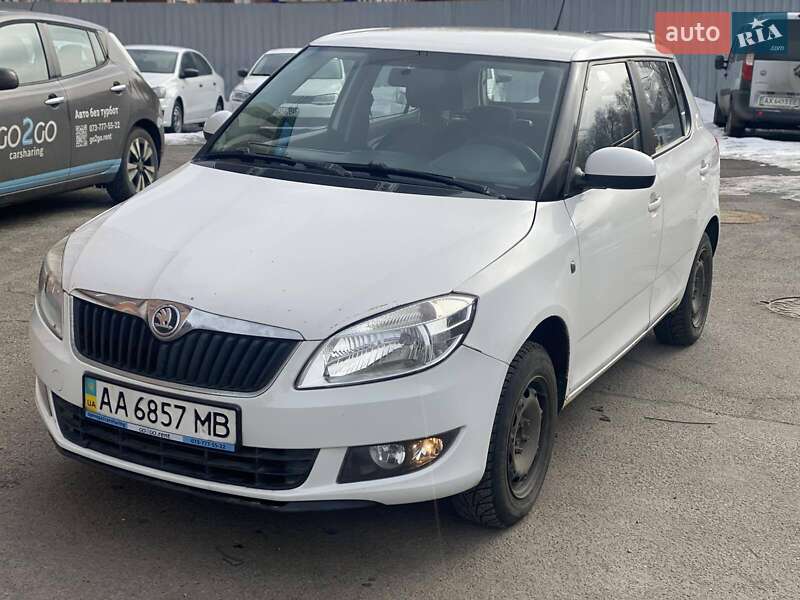 Хэтчбек Skoda Fabia 2014 в Киеве