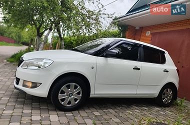Хэтчбек Skoda Fabia 2011 в Чернигове
