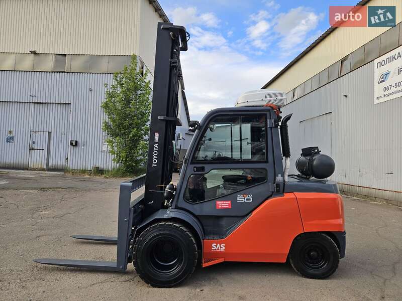 Вилочный погрузчик Toyota FG 2017 в Киеве