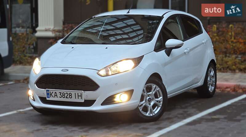 Хетчбек Ford Fiesta 2016 в Києві