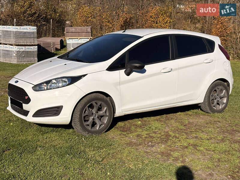 Хэтчбек Ford Fiesta 2016 в Трускавце Хэтчбек Ford Fiesta 2016 в Трускавце