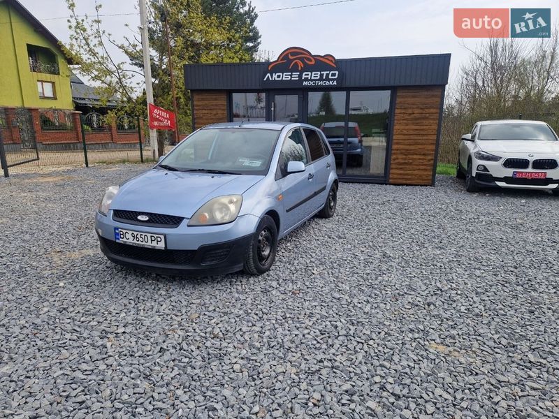 Хэтчбек Ford Fiesta 2006 в Мостиске