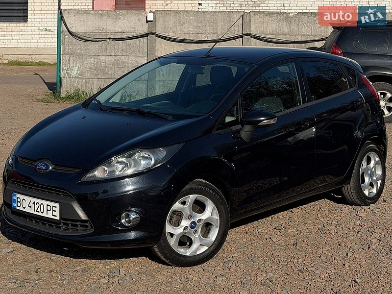 Хэтчбек Ford Fiesta 2012 в Чернигове