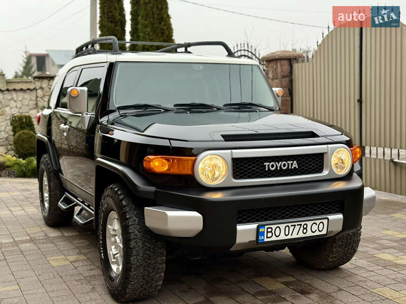 Внедорожник / Кроссовер Toyota FJ Cruiser 2012 в Тернополе Внедорожник / Кроссовер Toyota FJ Cruiser 2012 в Тернополе