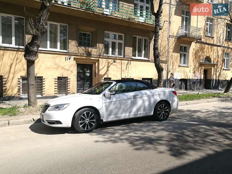 Кабриолет Lancia Flavia 2013 в Львове Кабриолет Lancia Flavia 2013 в Львове