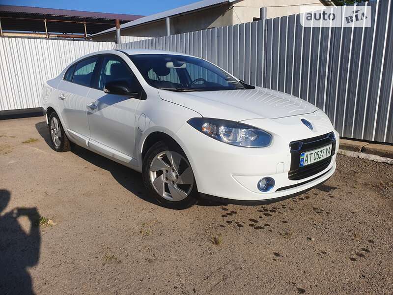 Седан Renault Fluence Z.E. 2011 в Калуше